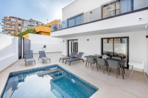 Málaga Benalmádena Vacation Rentals five minutes from the Port of Benalmádena Beach Pool and Sun